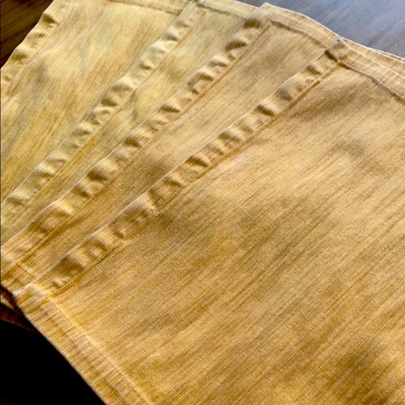 Crate and Barrel Cotton Placemat Set of 4 - Picture 1 of 2